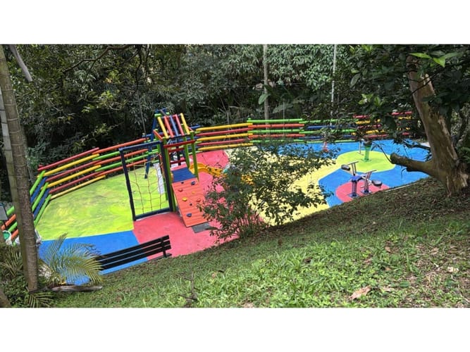 Casa de 5 alcobas en venta en Sabaneta Real, Medellín, 360 m² · foto 10 de 11