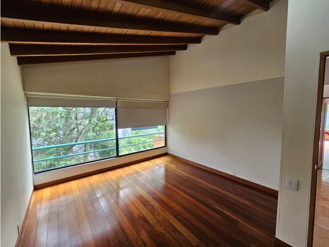 Casa de 4 alcobas en arriendo en El Tesoro, Medellín, 250 m² · foto 9 de 24