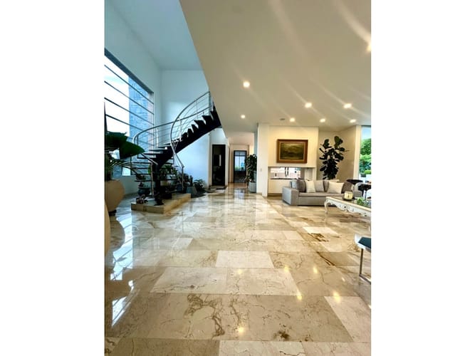 Casa de 4 alcobas en venta en Las Palmas, Medellín, 360 m² · foto 13 de 24