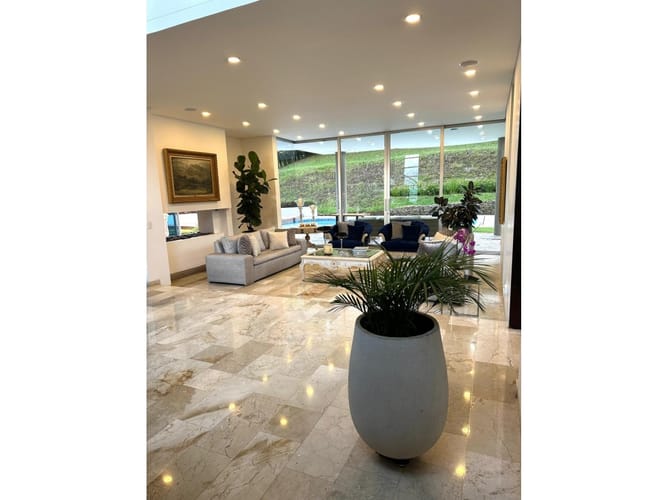 Casa de 4 alcobas en venta en Las Palmas, Medellín, 360 m² · foto 14 de 24