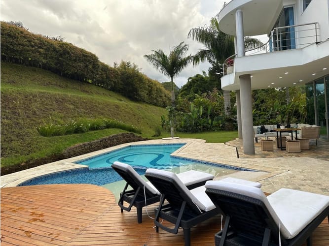 Casa de 4 alcobas en venta en Las Palmas, Medellín, 360 m² · foto 15 de 24