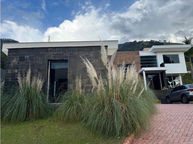 Casa de 4 alcobas en venta en Las Palmas, Medellín, 360 m² · foto 18 de 24
