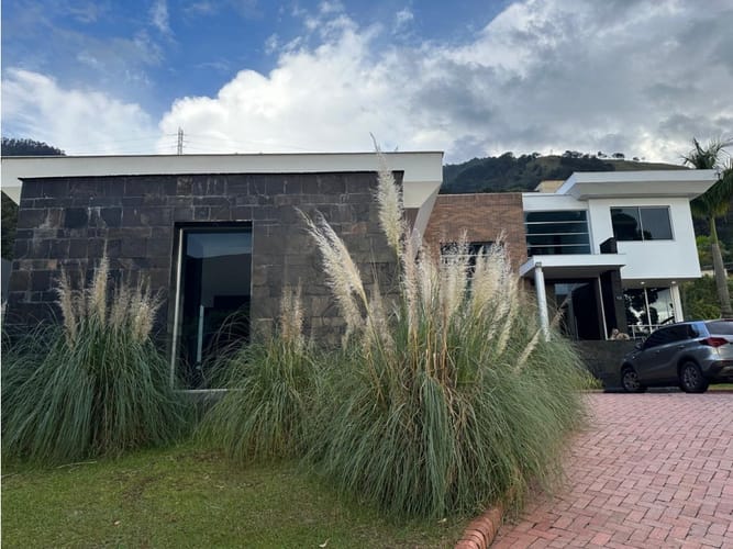 Casa de 4 alcobas en venta en Las Palmas, Medellín, 360 m² · foto 20 de 24