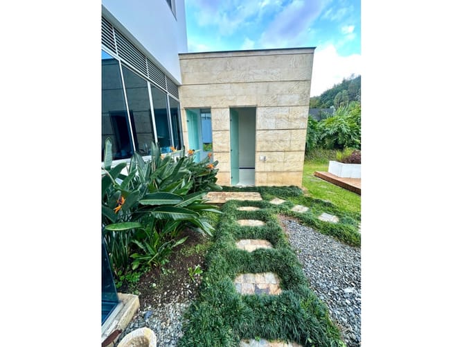 Casa de 4 alcobas en venta en Las Palmas, Medellín, 360 m² · foto 23 de 24
