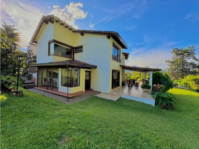 Casa de 5 alcobas en venta en Llano Grande, Rionegro, 450 m² · foto 2 de 24