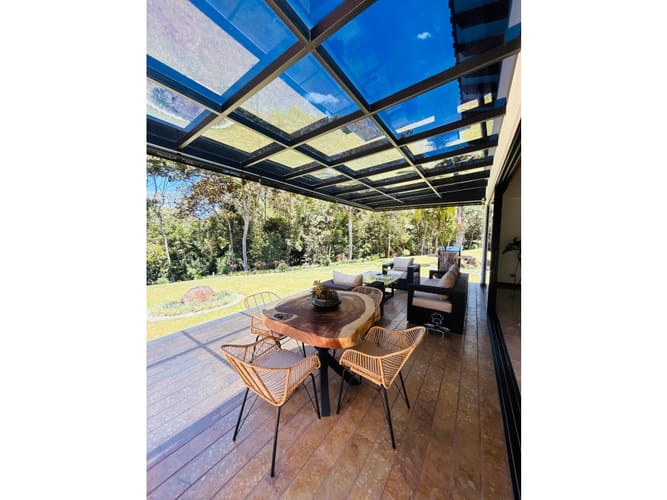 Casa de 4 alcobas en venta en Guamito, La Ceja, 377 m² · foto 3 de 24