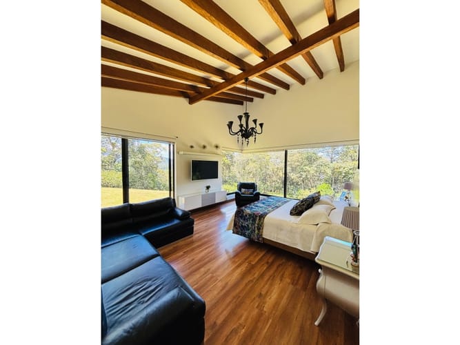 Casa de 4 alcobas en venta en Guamito, La Ceja, 377 m² · foto 5 de 24