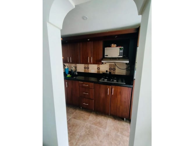 Apartamento de 3 alcobas en venta en La Milagrosa, Medellín, 66 m² · foto 6 de 13