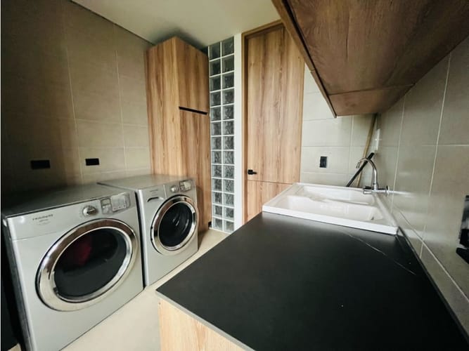 Apartamento de 3 alcobas en venta en Medellín, 330 m² · foto 16 de 24