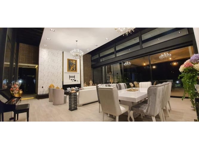 Casa de 6 alcobas en venta en Llano Grande, Rionegro, 595 m² · foto 3 de 7