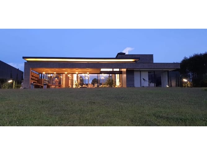 Casa de 6 alcobas en venta en Llano Grande, Rionegro, 595 m² · foto 5 de 7