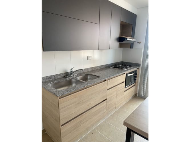 Apartamento de 3 alcobas en venta en Chipre, Rionegro, 80 m² · foto 3 de 17
