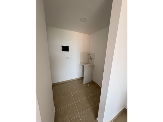 Apartamento de 3 alcobas en venta en Chipre, Rionegro, 80 m² · foto 5 de 17