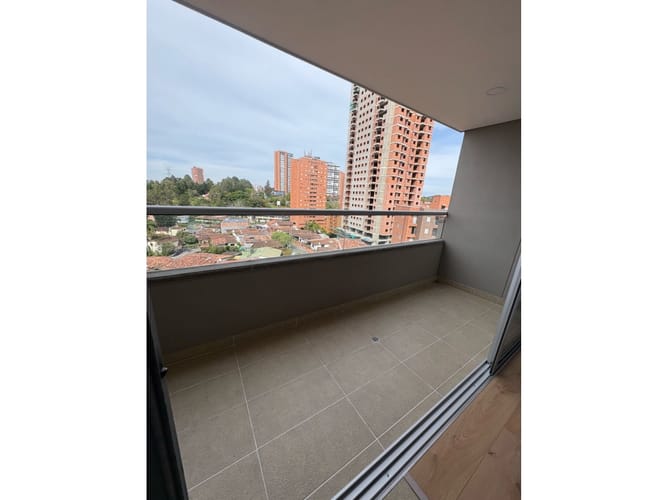 Apartamento de 3 alcobas en venta en Chipre, Rionegro, 80 m² · foto 6 de 17