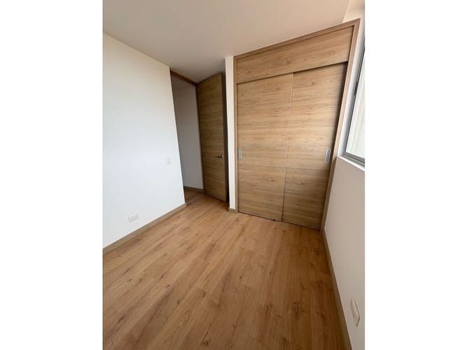 Apartamento de 3 alcobas en venta en Chipre, Rionegro, 80 m² · foto 8 de 17
