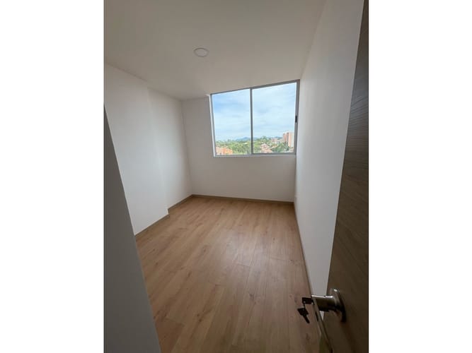 Apartamento de 3 alcobas en venta en Chipre, Rionegro, 80 m² · foto 10 de 17