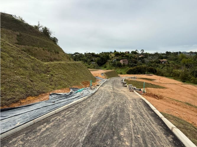 Lote en venta en La Mosquita, Guarne, 1250 m² · foto 3 de 12