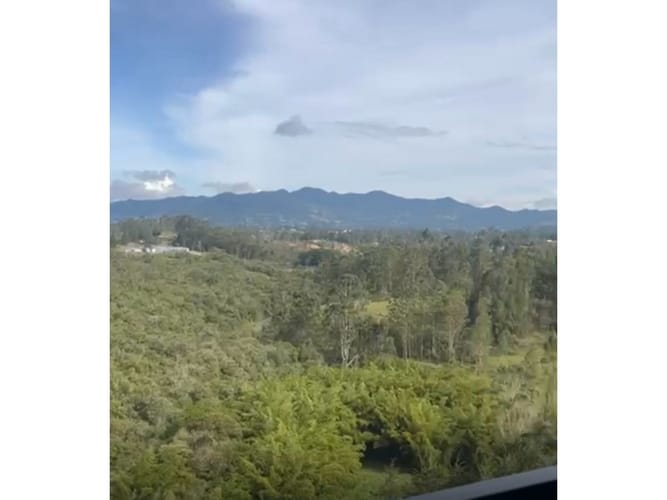 Apartamento de 3 alcobas en venta en San Antonio De Pereira, Rionegro, 89 m² · foto 2 de 12