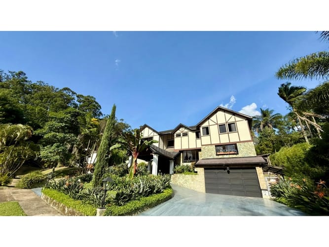 Casa de 6 alcobas en venta en El Poblado, Medellín, 800 m² · foto 5 de 24