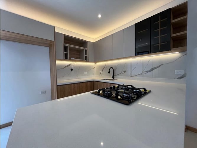 Casa de 4 alcobas en venta en San Antonio De Pereira, Rionegro, 186 m² · foto 2 de 17