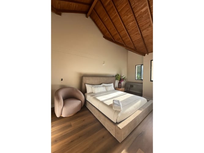 Casa de 6 alcobas en venta en El Poblado, Medellín, 800 m² · foto 19 de 24