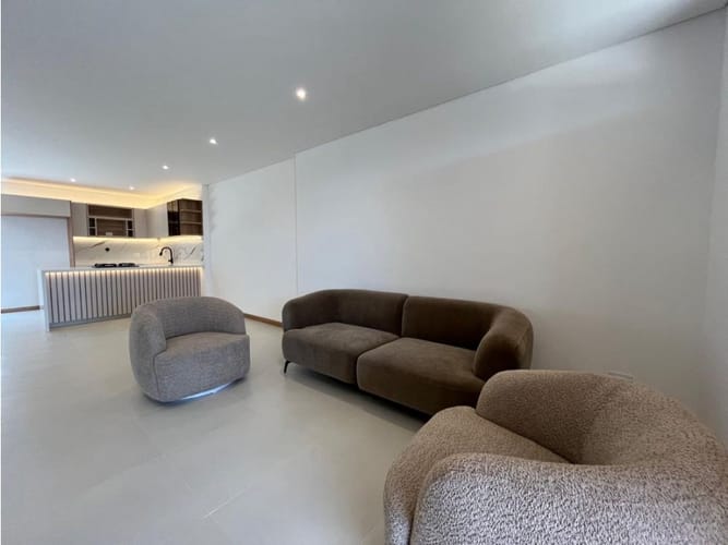 Casa de 4 alcobas en venta en San Antonio De Pereira, Rionegro, 186 m² · foto 5 de 17