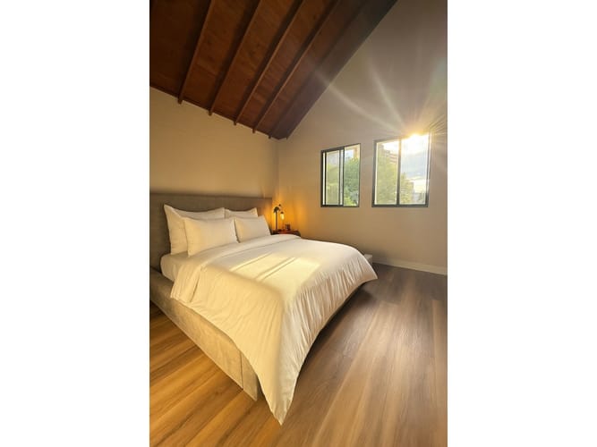 Casa de 6 alcobas en venta en El Poblado, Medellín, 800 m² · foto 20 de 24