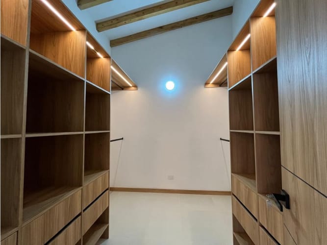 Casa de 4 alcobas en venta en San Antonio De Pereira, Rionegro, 186 m² · foto 9 de 17