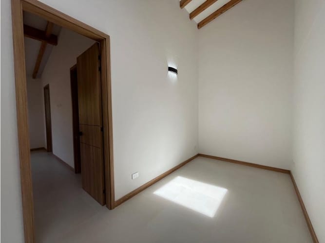 Casa de 4 alcobas en venta en San Antonio De Pereira, Rionegro, 186 m² · foto 10 de 17