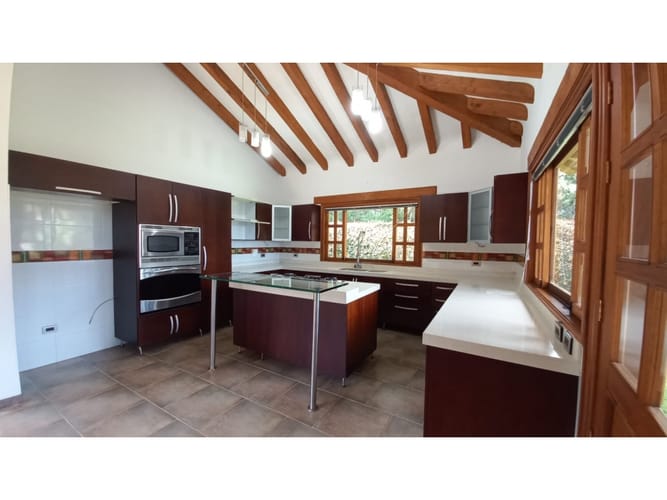 Casa de 5 alcobas en venta en Llano Grande, Rionegro, 350 m² · foto 8 de 24