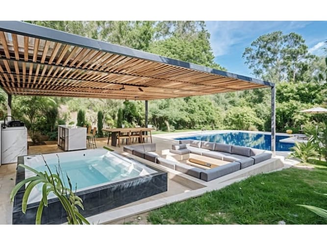Casa de 6 alcobas en venta en El Poblado, Medellín, 800 m² · foto 4 de 24