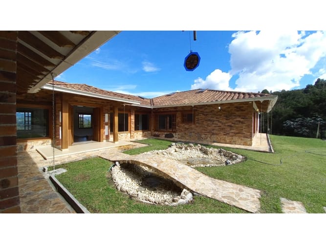 Casa de 5 alcobas en venta en Llano Grande, Rionegro, 350 m² · foto 14 de 24