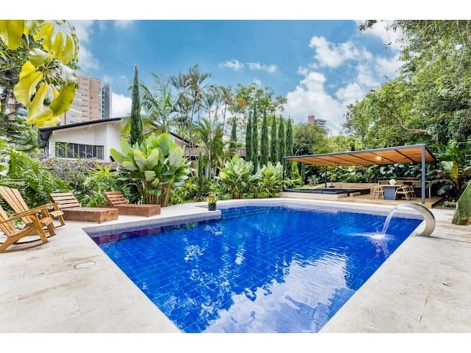 Casa de 6 alcobas en venta en El Poblado, Medellín, 800 m² · foto 5 de 24