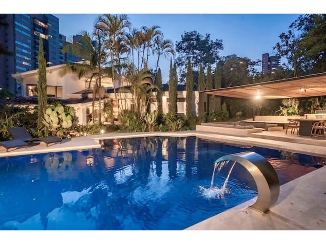 Casa de 6 alcobas en venta en El Poblado, Medellín, 800 m² · foto 7 de 24
