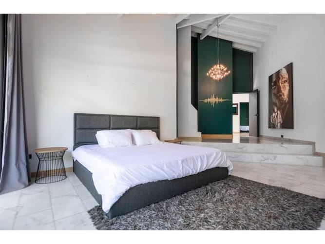 Casa de 6 alcobas en venta en El Poblado, Medellín, 800 m² · foto 17 de 24