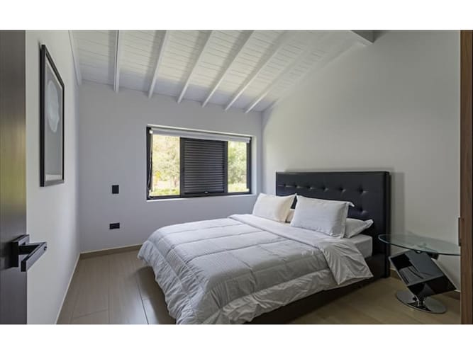 Casa de 6 alcobas en venta en El Poblado, Medellín, 800 m² · foto 19 de 24