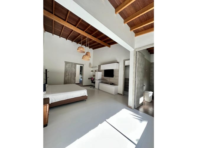 Casa de 5 alcobas en venta en Escobero, Envigado, 849 m² · foto 7 de 24