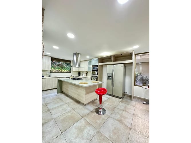 Casa de 5 alcobas en venta en Escobero, Envigado, 849 m² · foto 8 de 24