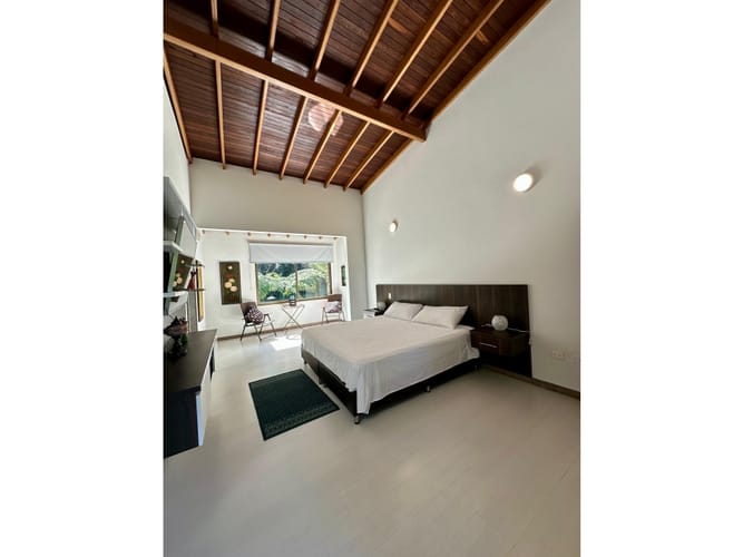 Casa de 5 alcobas en venta en Escobero, Envigado, 849 m² · foto 12 de 24