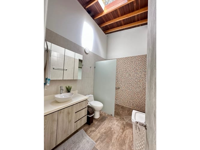Casa de 5 alcobas en venta en Escobero, Envigado, 849 m² · foto 17 de 24