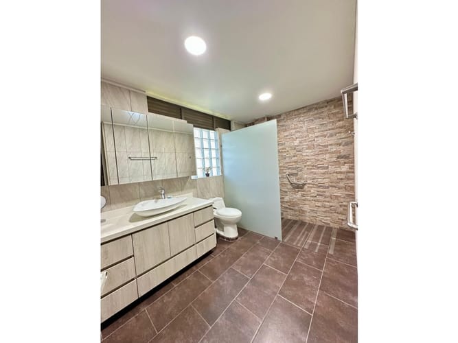 Casa de 5 alcobas en venta en Escobero, Envigado, 849 m² · foto 21 de 24