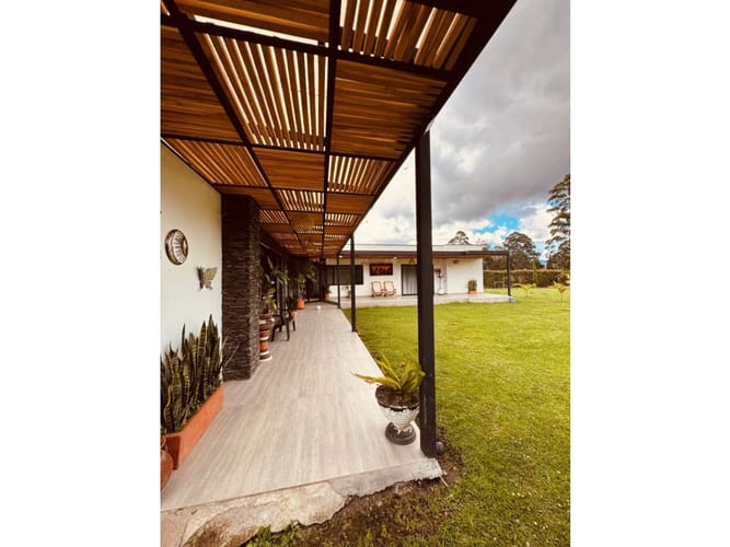 Casa de 4 alcobas en venta en El Tambo, La Ceja, 240 m² · foto 13 de 15