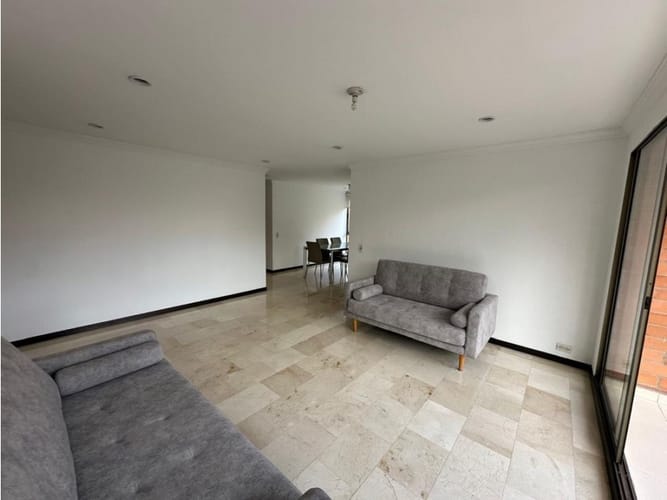 Oficina en venta en San Lucas, Medellín, 132 m² · foto 1 de 24