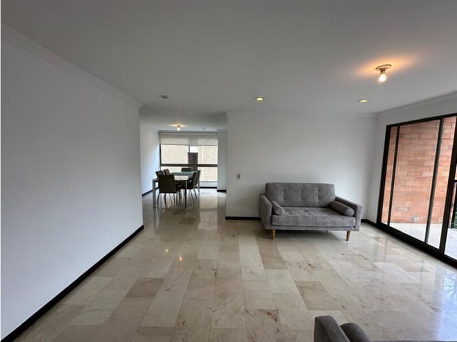 Oficina en venta en San Lucas, Medellín, 132 m² · foto 2 de 24