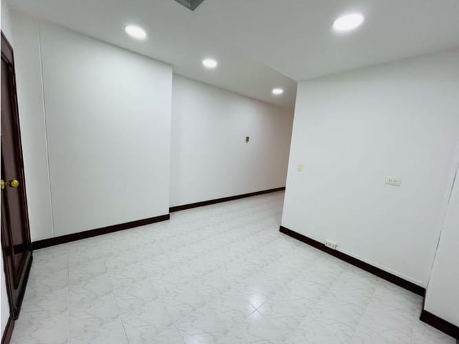 Oficina en venta en El Diamante No. 2, Medellín, 47 m² · foto 6 de 13