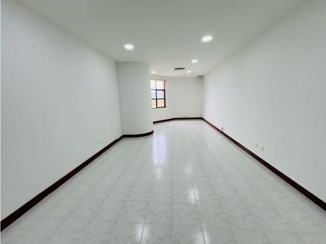 Oficina en venta en El Diamante No. 2, Medellín, 47 m² · foto 9 de 13