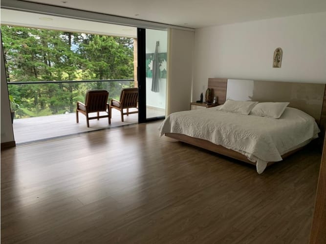Casa de 6 alcobas en venta en Las Palmas, Medellín, 580 m² · foto 16 de 24