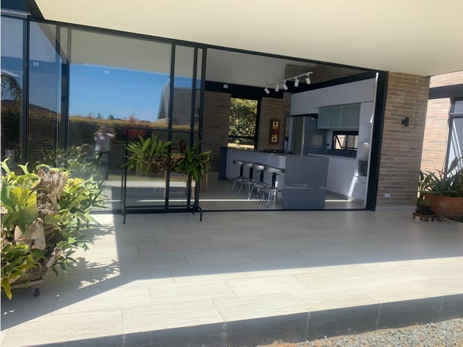 Casa de 4 alcobas en arriendo en Las Palmas, Medellín, 260 m² · foto 7 de 24