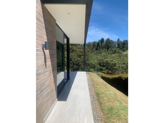 Casa de 4 alcobas en arriendo en Las Palmas, Medellín, 260 m² · foto 11 de 24