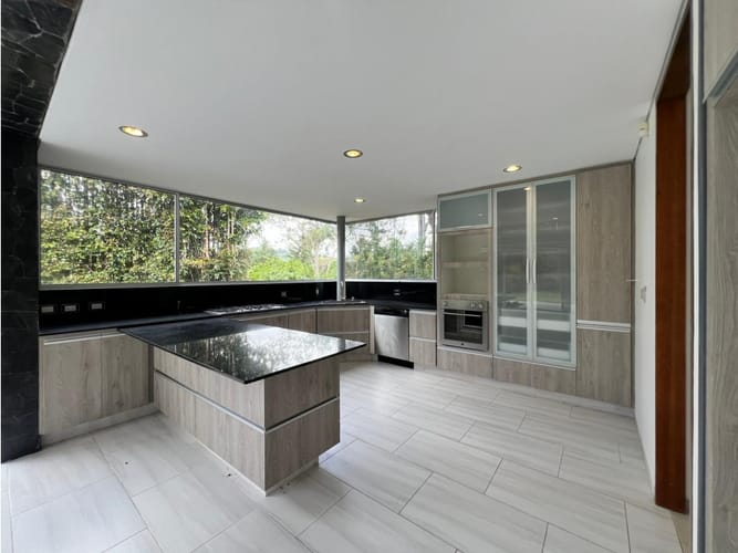 Casa de 5 alcobas en venta en La Sebastiana, Rionegro, 400 m² · foto 8 de 15